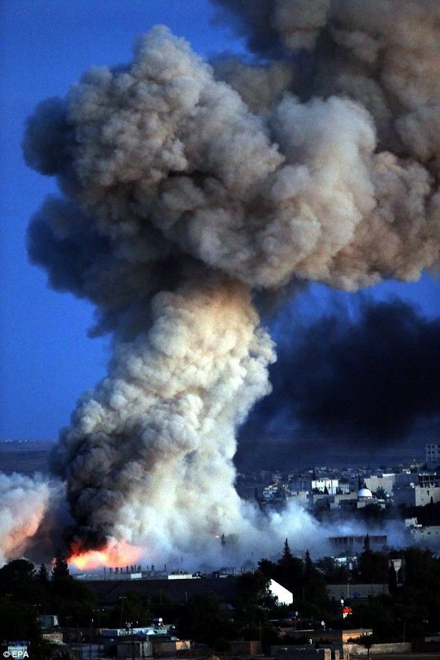 Mỹ không kích IS thâu đêm, đạn bom xé trời Kobani - ảnh 3