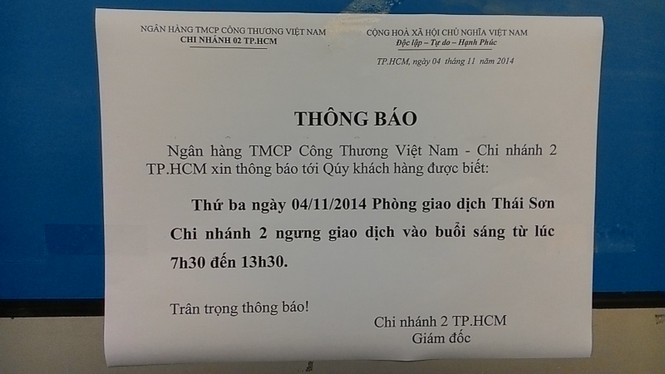 Trộm đột nhập chi nhánh ngân hàng, lấy một két sắt - ảnh 1