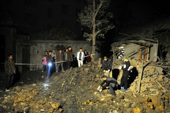 Khu dân cư nổ hoang tàn, 13 người bị thương - ảnh 5