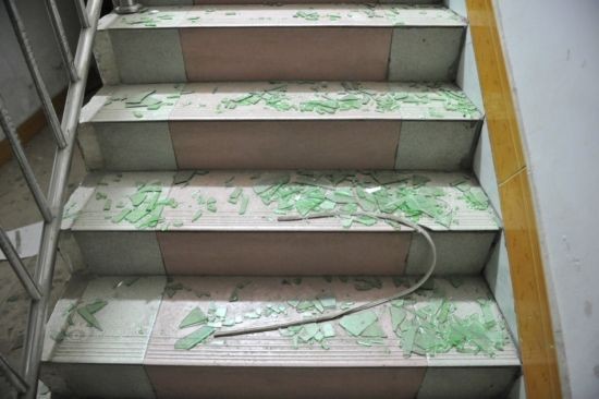 Khu dân cư nổ hoang tàn, 13 người bị thương - ảnh 8