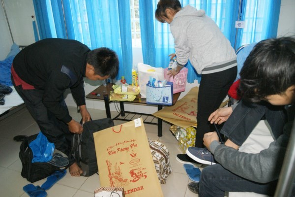 Niềm vui ngày xuất viện của các nạn nhân vụ sập hầm - ảnh 10