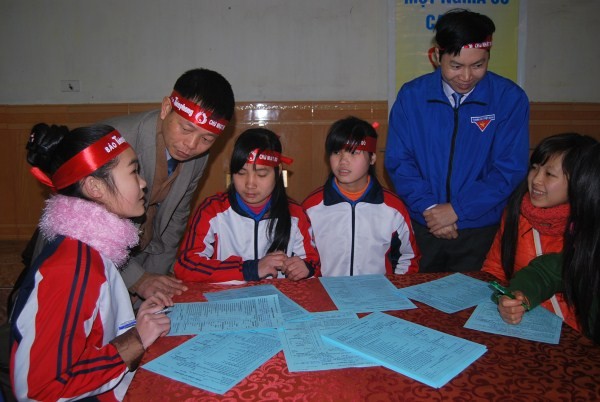 Sôi nổi 'Chủ nhật đỏ' ở biên giới Lạng Sơn. - ảnh 4