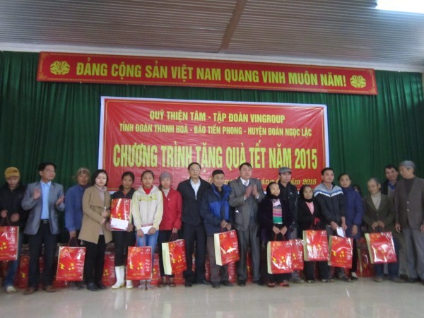 Trao quà Tết cho người nghèo tại Thanh Hóa - ảnh 2