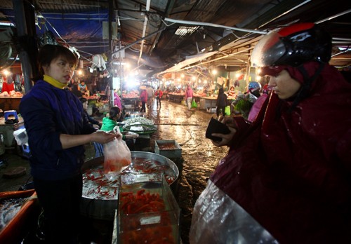 Đón Tết ông Công ông Táo, đại sứ Mỹ thả cá ở Hồ Tây - ảnh 5