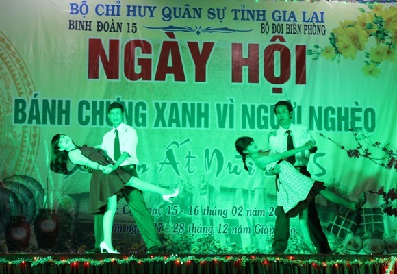 Bánh chưng xanh vì người nghèo - ảnh 11
