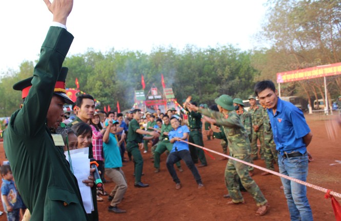 Bánh chưng xanh vì người nghèo - ảnh 3