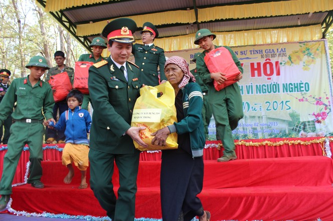 Bánh chưng xanh vì người nghèo - ảnh 6