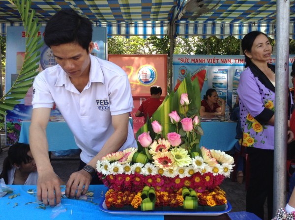 Rộn ràng hội thi cắm hoa, bày mâm ngũ quả tại Bà Rịa - ảnh 11