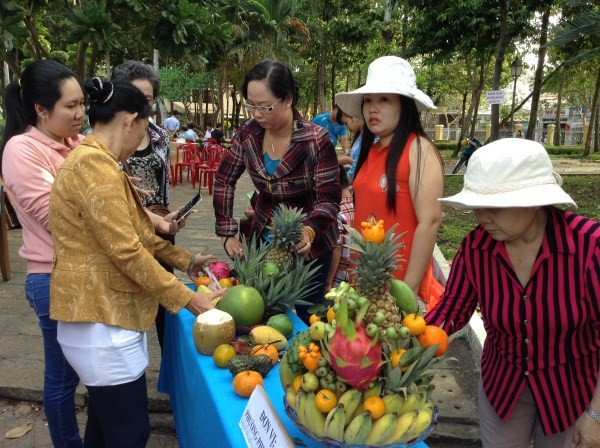 Rộn ràng hội thi cắm hoa, bày mâm ngũ quả tại Bà Rịa - ảnh 9