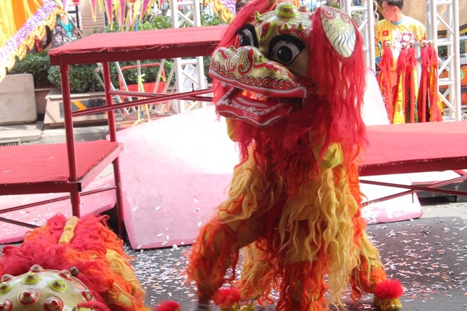 Ảnh: Biểu diễn lân sư rồng tuyệt hay tại Sài Gòn - ảnh 10