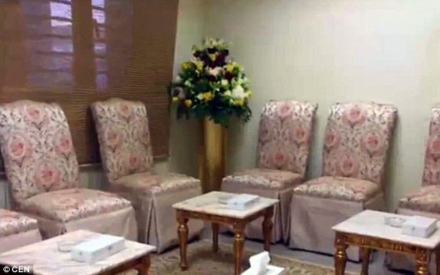 Phạm nhân tổ chức tiệc cưới linh đình, hưởng trăng mật trong tù - ảnh 5