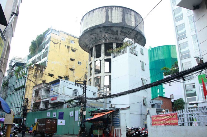 TPHCM tháo dỡ hàng loạt thủy đài 'khủng' - ảnh 5