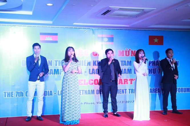 Vui tươi đêm văn nghệ hữu nghị Diễn đàn CLV 2017 - ảnh 3