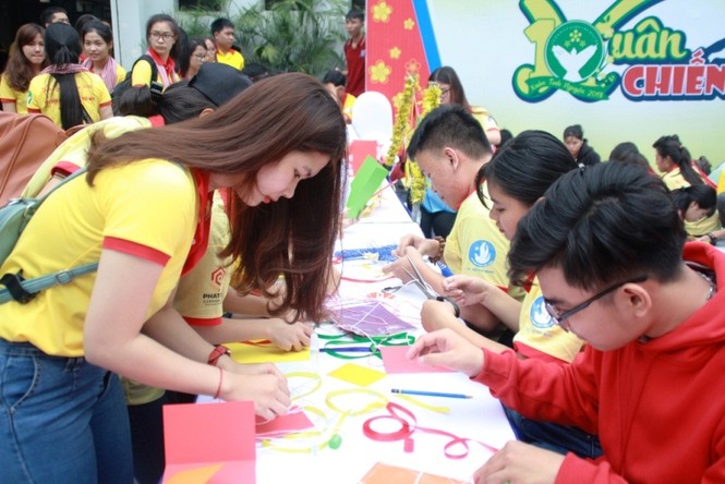 Nghìn bạn trẻ TPHCM khởi động “Xuân tình nguyện” 2018 - ảnh 6