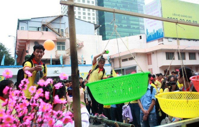 Nghìn bạn trẻ TPHCM khởi động “Xuân tình nguyện” 2018 - ảnh 13