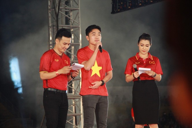 Văn Thanh tái hiện 'dáng đứng lịch sử' tại chảo lửa Thống Nhất - ảnh 5