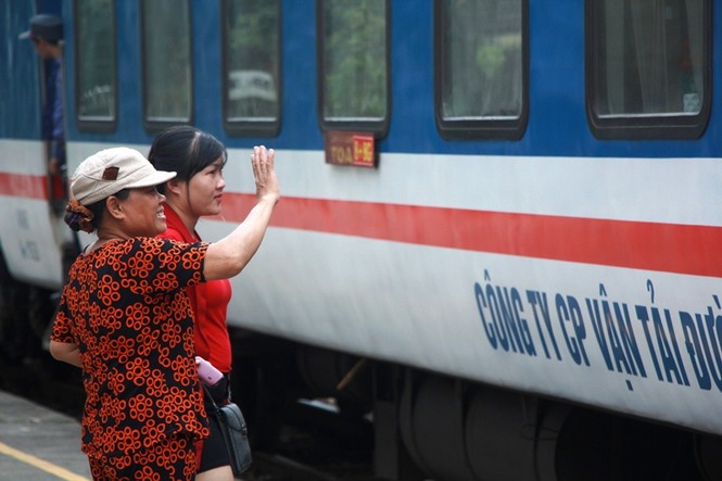 Ga Quảng Ngãi nhộn nhịp ngày mùng 3 Tết - ảnh 15
