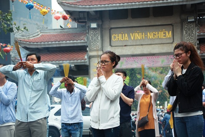 Lên chùa lễ Phật, thỉnh chuông cầu an ngày rằm tháng Giêng - ảnh 3