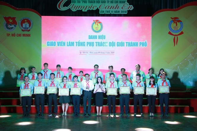 Trao giải 'Olympic Cánh Én' 2018 cho thầy cô Phụ trách Đội giỏi TPHCM - ảnh 1