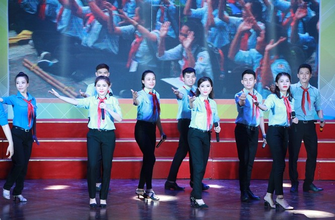 Trao giải 'Olympic Cánh Én' 2018 cho thầy cô Phụ trách Đội giỏi TPHCM - ảnh 2