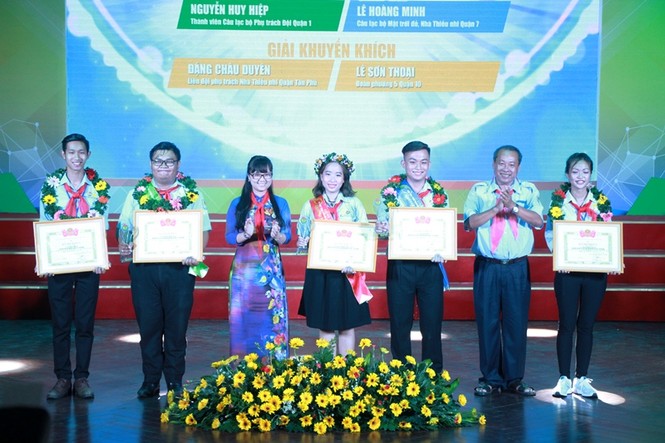 Trao giải 'Olympic Cánh Én' 2018 cho thầy cô Phụ trách Đội giỏi TPHCM - ảnh 3