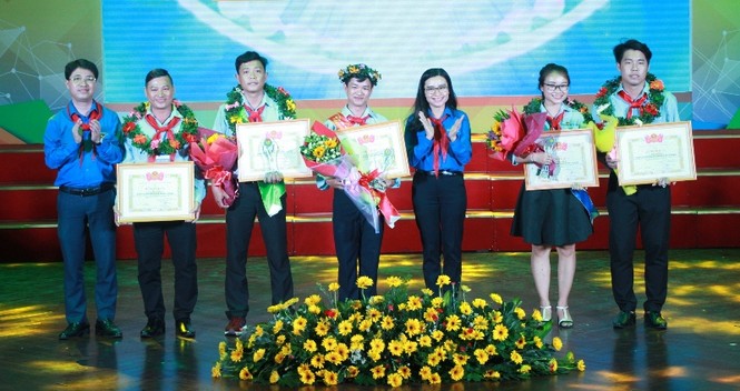 Trao giải 'Olympic Cánh Én' 2018 cho thầy cô Phụ trách Đội giỏi TPHCM - ảnh 5