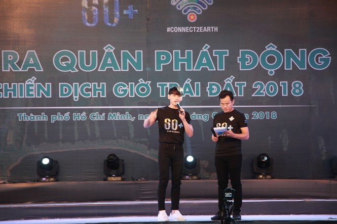 Hàng nghìn người đạp xe ở Sài Gòn khởi động 'Giờ Trái đất' - ảnh 2