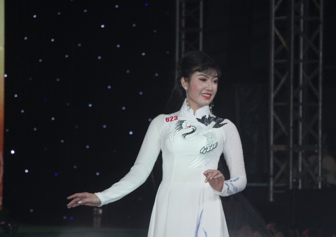 3 thế hệ cùng trình diễn tại chung kết 'Duyên dáng áo dài TPHCM' - ảnh 13