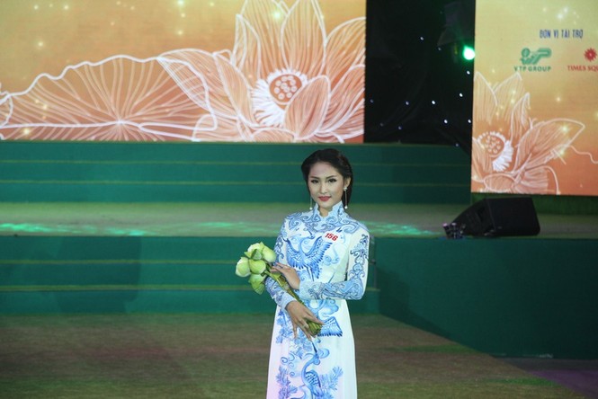 3 thế hệ cùng trình diễn tại chung kết 'Duyên dáng áo dài TPHCM' - ảnh 17