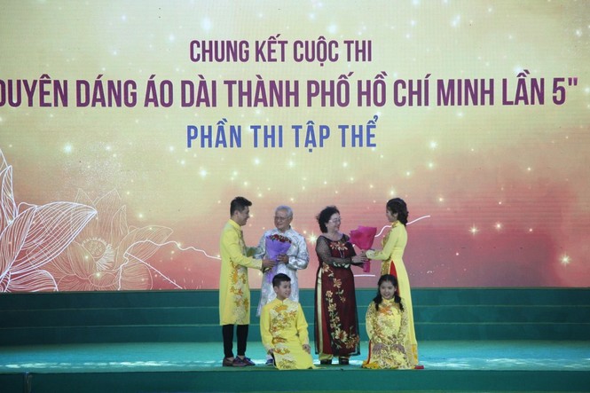3 thế hệ cùng trình diễn tại chung kết 'Duyên dáng áo dài TPHCM' - ảnh 20