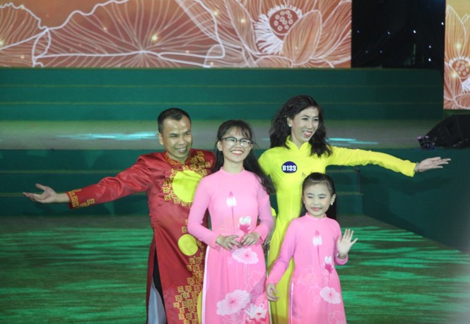 3 thế hệ cùng trình diễn tại chung kết 'Duyên dáng áo dài TPHCM' - ảnh 24