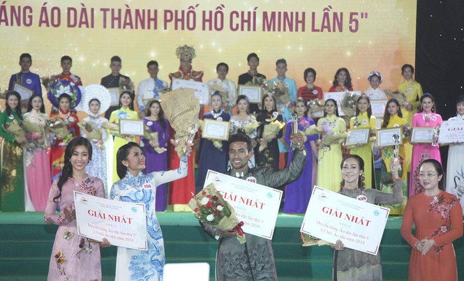 3 thế hệ cùng trình diễn tại chung kết 'Duyên dáng áo dài TPHCM' - ảnh 34