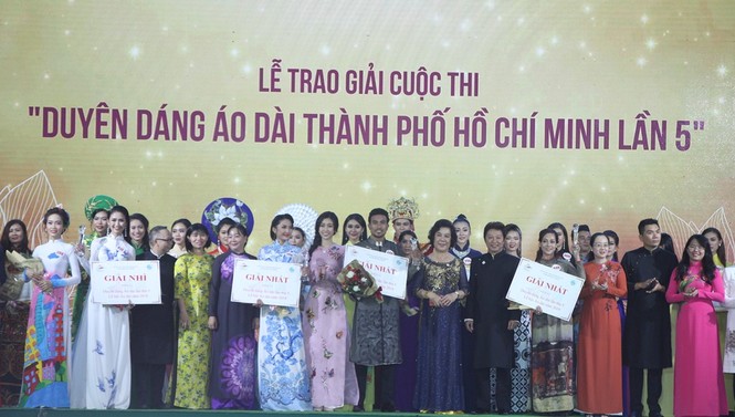 3 thế hệ cùng trình diễn tại chung kết 'Duyên dáng áo dài TPHCM' - ảnh 35