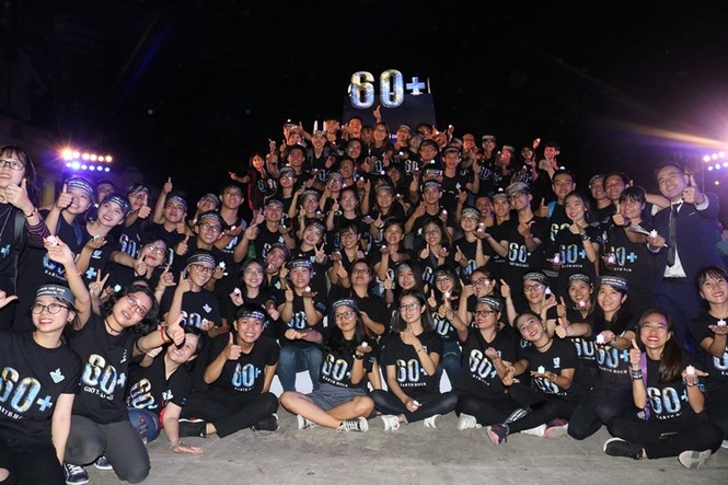 Giới trẻ Sài Gòn chung tay tắt đèn Giờ Trái đất 2018 - ảnh 5