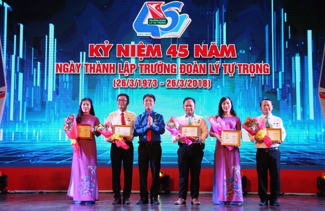 Trường Đoàn Lý Tự Trọng tròn 45 năm - ảnh 8