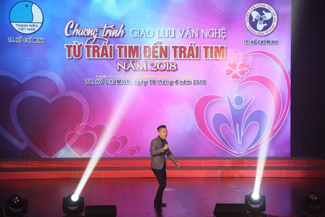 cô bé chim cánh cụt, Đêm nhạc Từ trái tim đến trái tim, ca sĩ khách mời, giao lưu văn nghệ, Hội LHTN VN TPHCM, Trung tâm công tác xã hội thanh niên TP - ảnh 12
