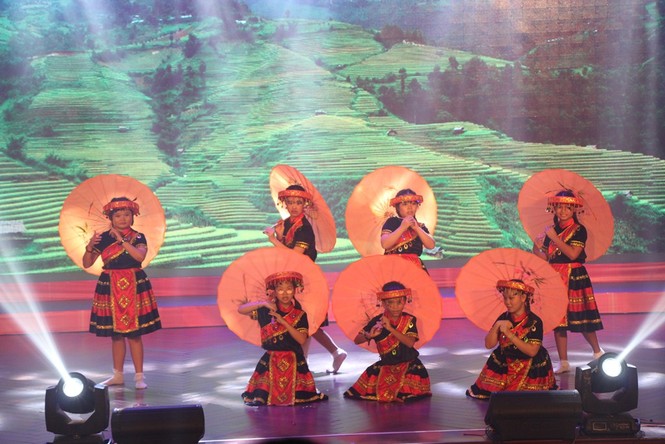 cô bé chim cánh cụt, Đêm nhạc Từ trái tim đến trái tim, ca sĩ khách mời, giao lưu văn nghệ, Hội LHTN VN TPHCM, Trung tâm công tác xã hội thanh niên TP - ảnh 8