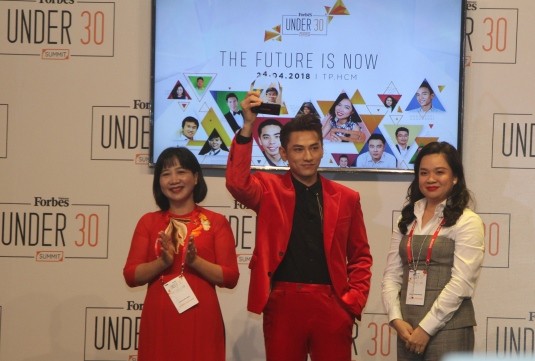 Giang Quốc Nghiệp, ca sỹ Isaac, Vũ Cát Tường, Under 30 Summit, 30 nhân vật trẻ ảnh hưởng - ảnh 2
