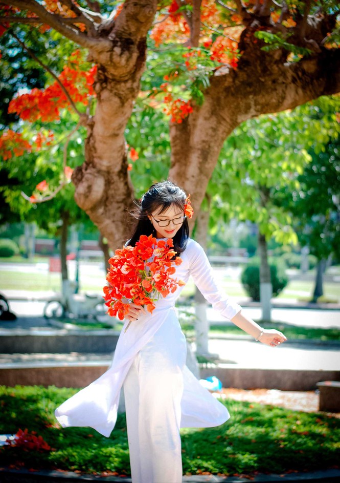 Nữ sinh Quảng Ngãi tỏa nắng bên khung trời phượng thắm - ảnh 16