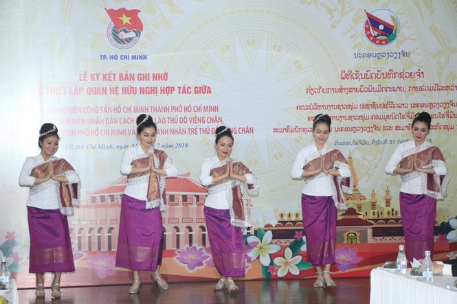Thành Đoàn TPHCM ký kết hợp tác với Đoàn Thanh niên Thủ đô Viêng Chăn - ảnh 6