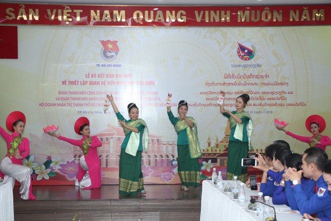 Thành Đoàn TPHCM ký kết hợp tác với Đoàn Thanh niên Thủ đô Viêng Chăn - ảnh 8