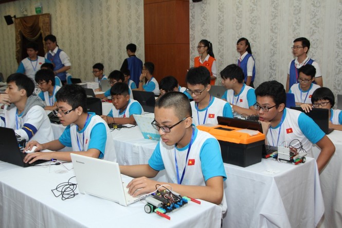 150 học sinh biểu diễn tài năng thi đấu robot tại TPHCM - ảnh 7