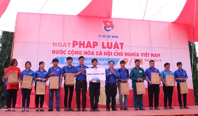 Sôi nổi ngày hội Pháp luật Việt Nam tại TPHCM - ảnh 2
