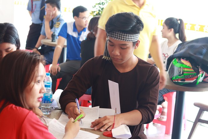 Bạn trẻ hiến giọt máu nghĩa tình tại ngày hội “Nắng Sài Gòn” - ảnh 5