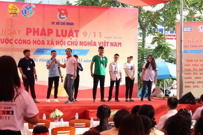 Sinh viên TPHCM sôi nổi tham gia sân chơi tìm hiểu pháp luật - ảnh 1