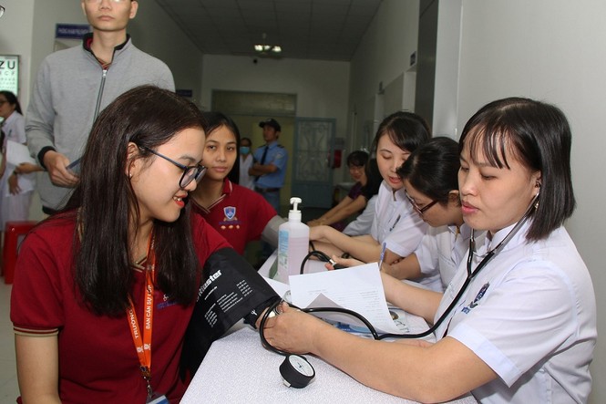 phòng khám trong trường đại học - ảnh 1