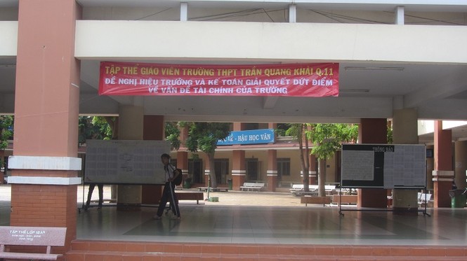 Giáo viên treo băng rôn ngay trong trường yêu cầu hiệu trưởng công khai tài chính - ảnh 2