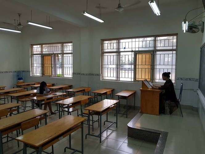 Nữ sinh 'bao' cả điểm thi - ảnh 1