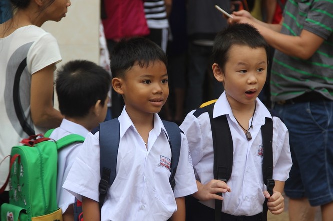 Hơn 1 triệu học sinh TPHCM tựu trường - ảnh 1