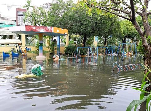 học sinh nghỉ học tránh bão, trường học cho học sinh nghỉ học để tránh bão - ảnh 2